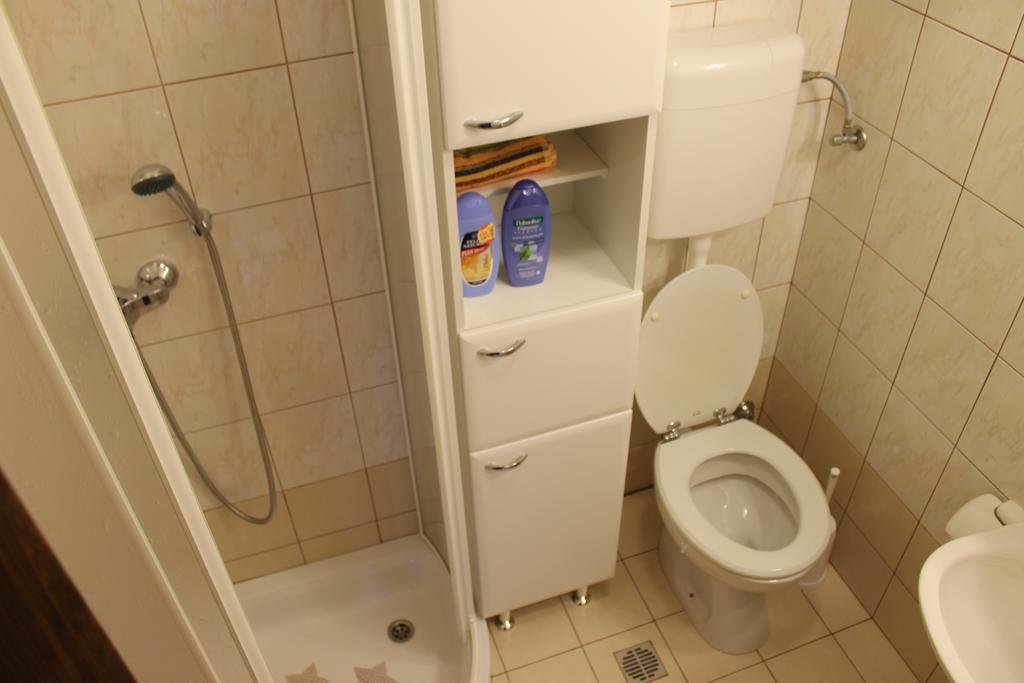 Apartments Mestri Grožnjan Cameră foto
